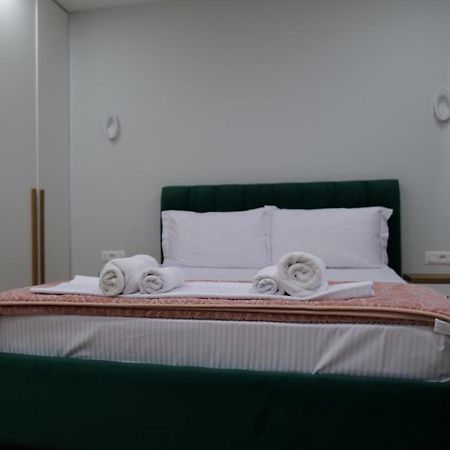 Kristi Apartments 01 Тирана Екстериор снимка
