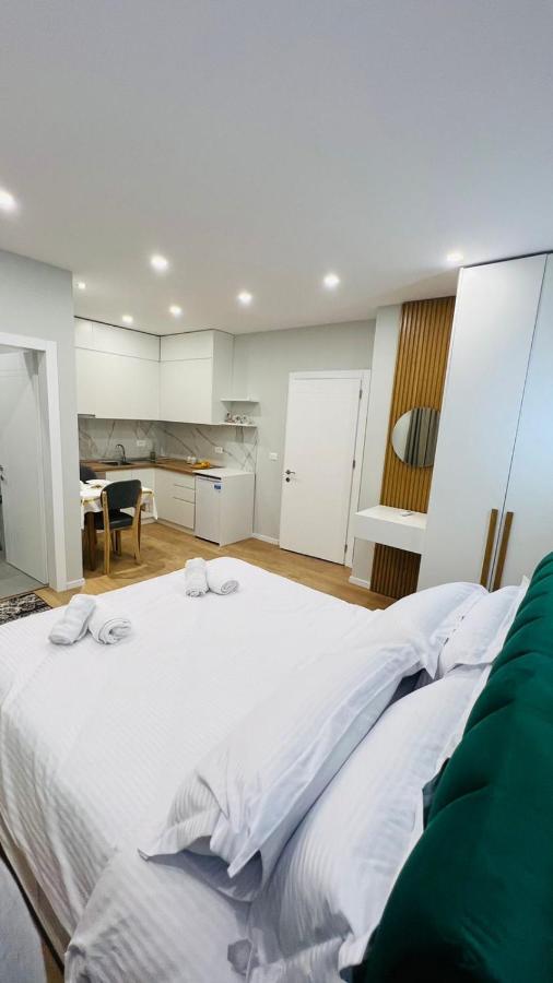 Kristi Apartments 01 Тирана Екстериор снимка