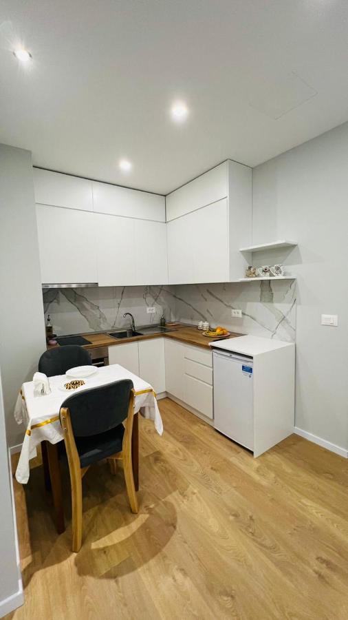 Kristi Apartments 01 Тирана Екстериор снимка