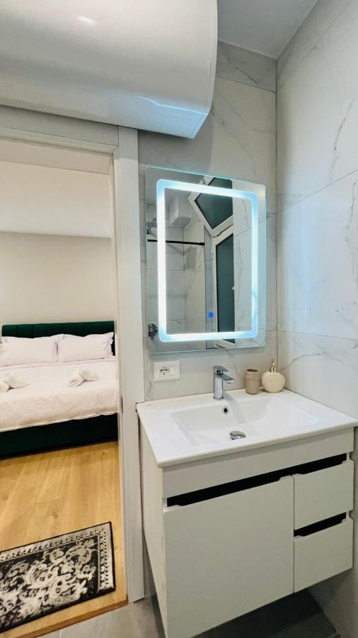 Kristi Apartments 01 Тирана Екстериор снимка