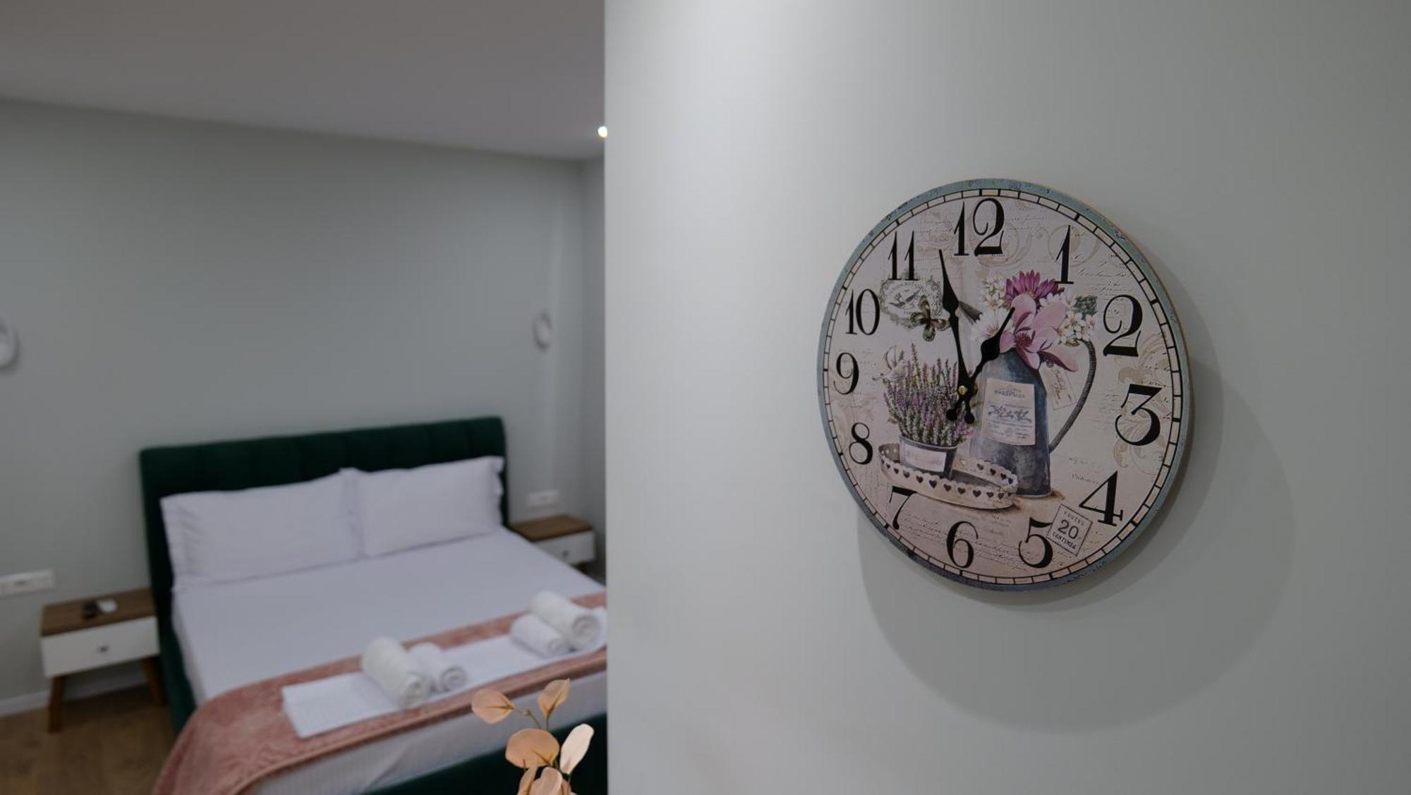 Kristi Apartments 01 Тирана Екстериор снимка