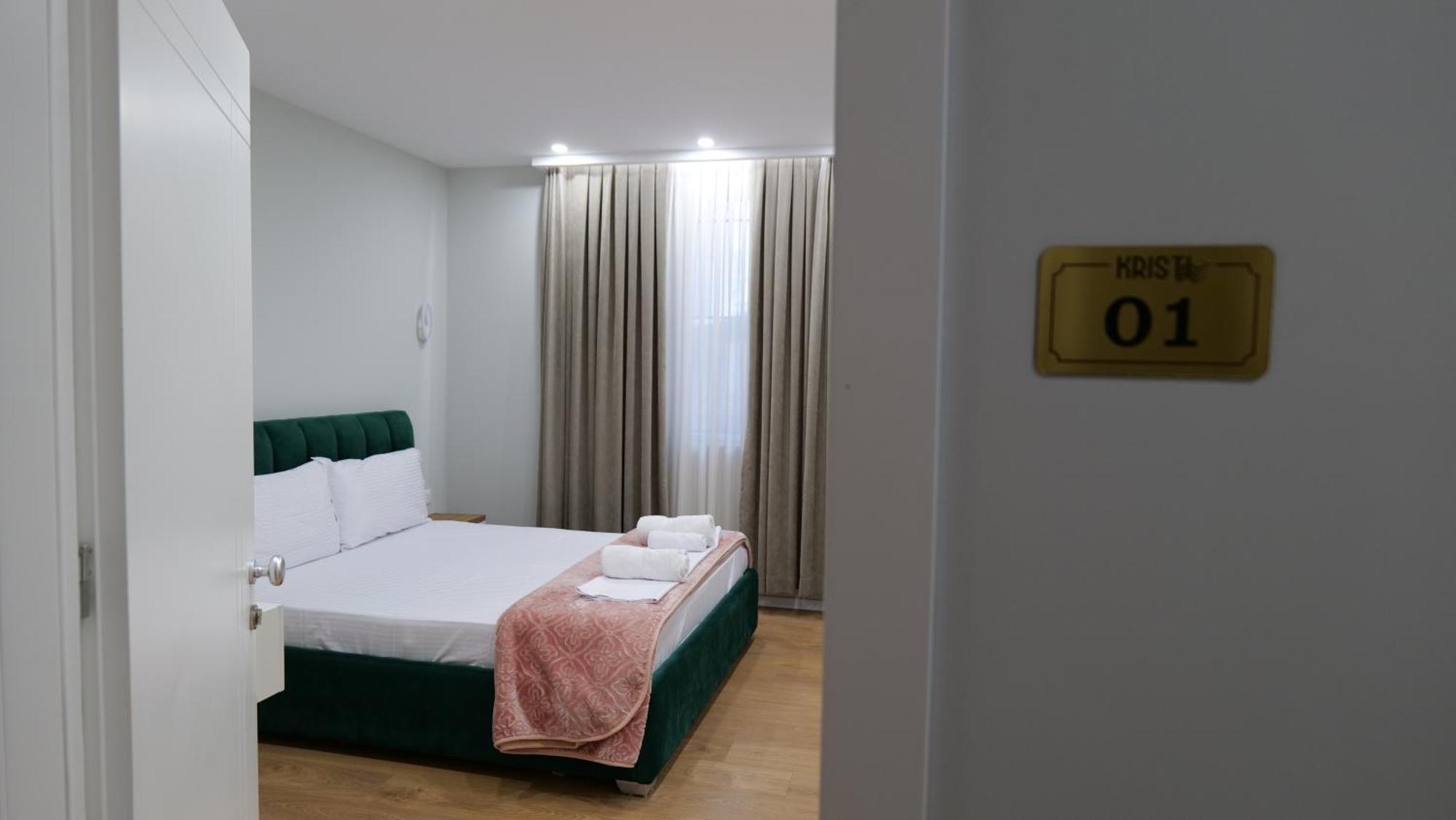 Kristi Apartments 01 Тирана Екстериор снимка