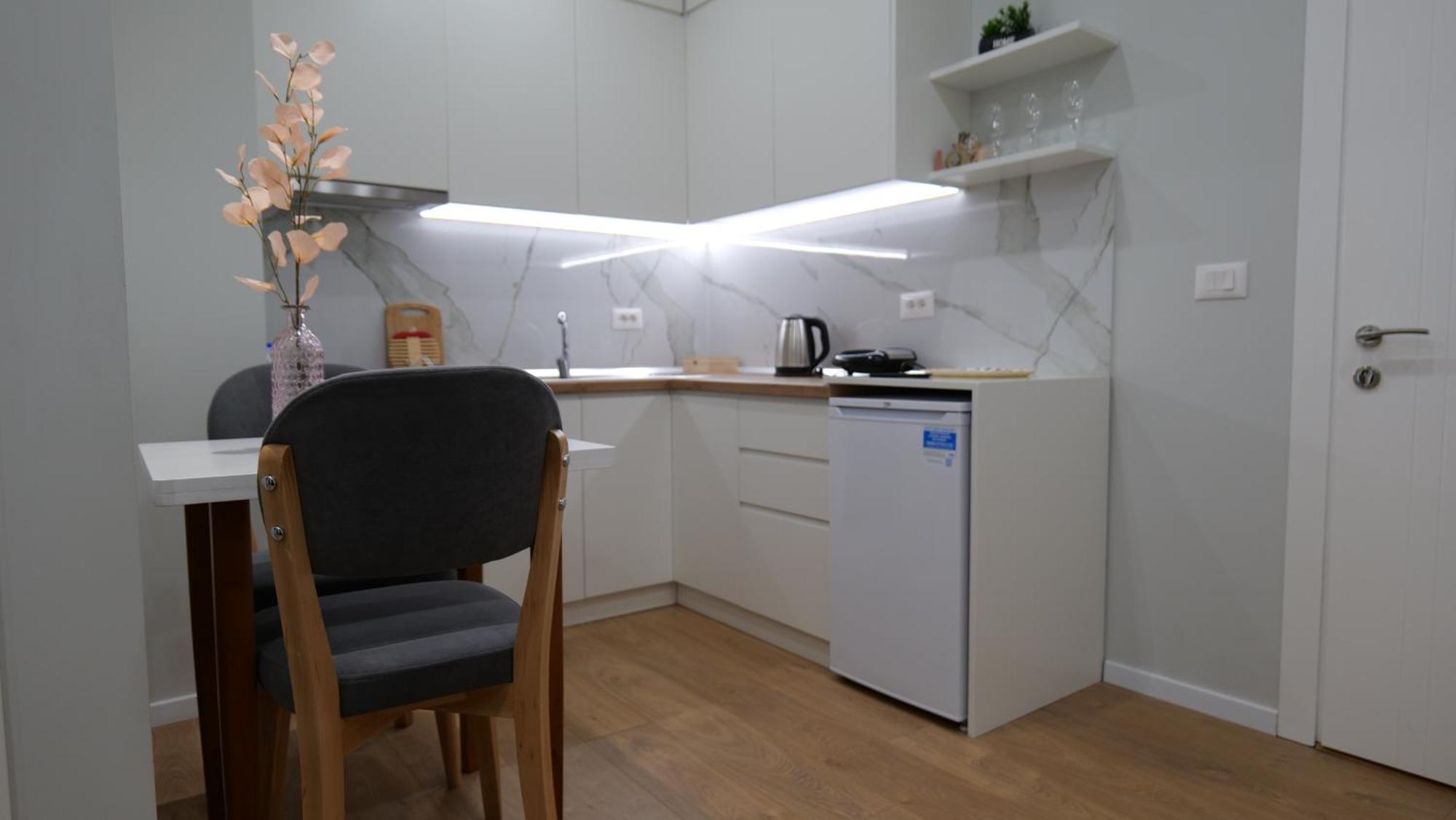 Kristi Apartments 01 Тирана Екстериор снимка