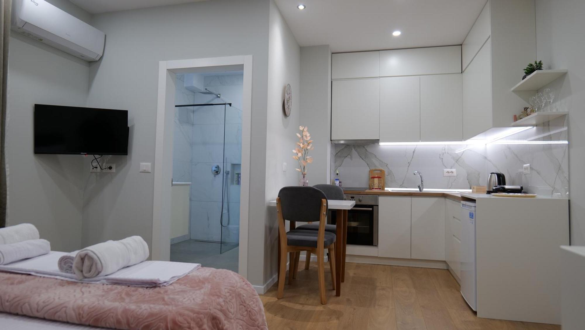 Kristi Apartments 01 Тирана Екстериор снимка
